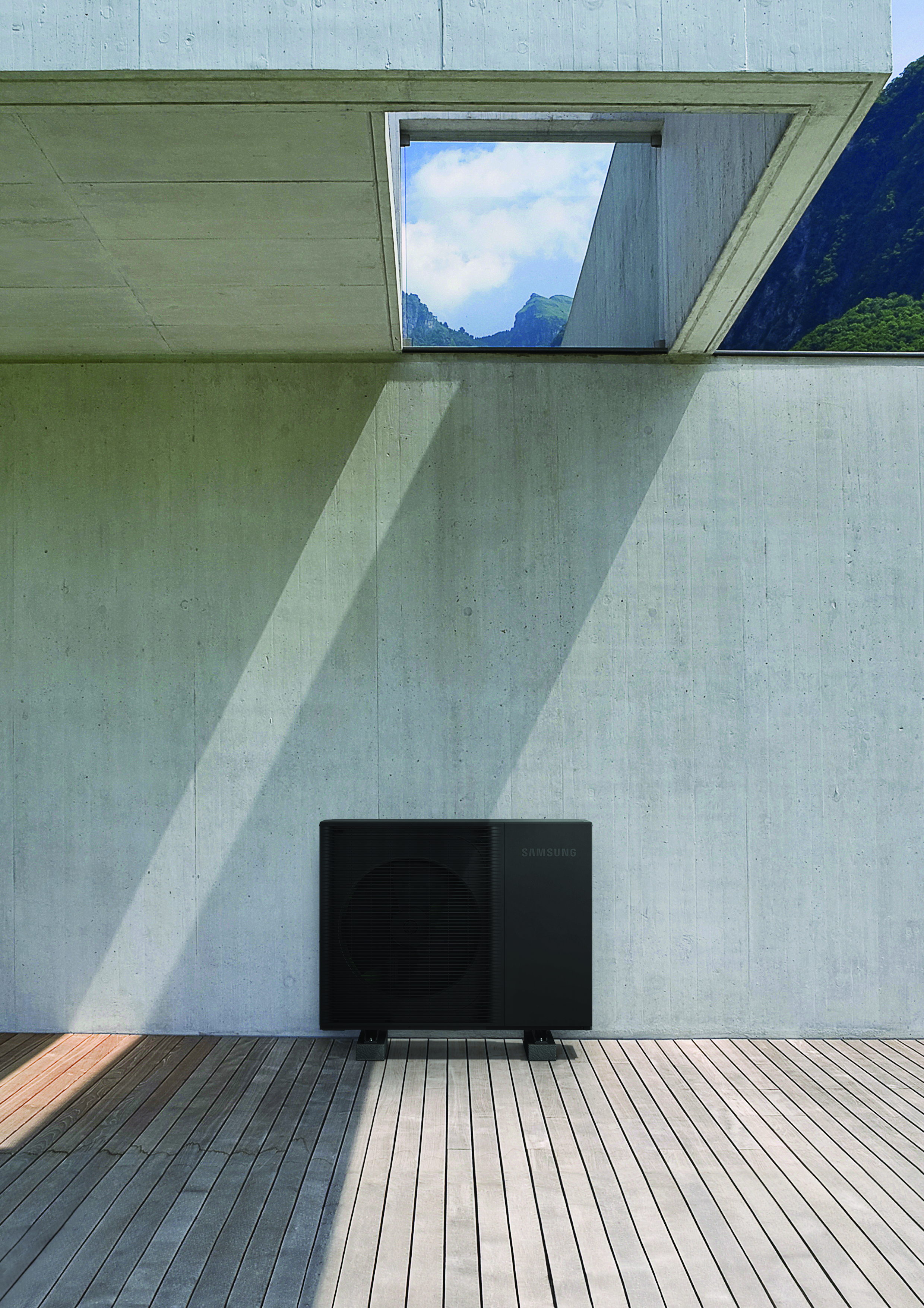 EHS R290 Mono Lifestyle Image 01